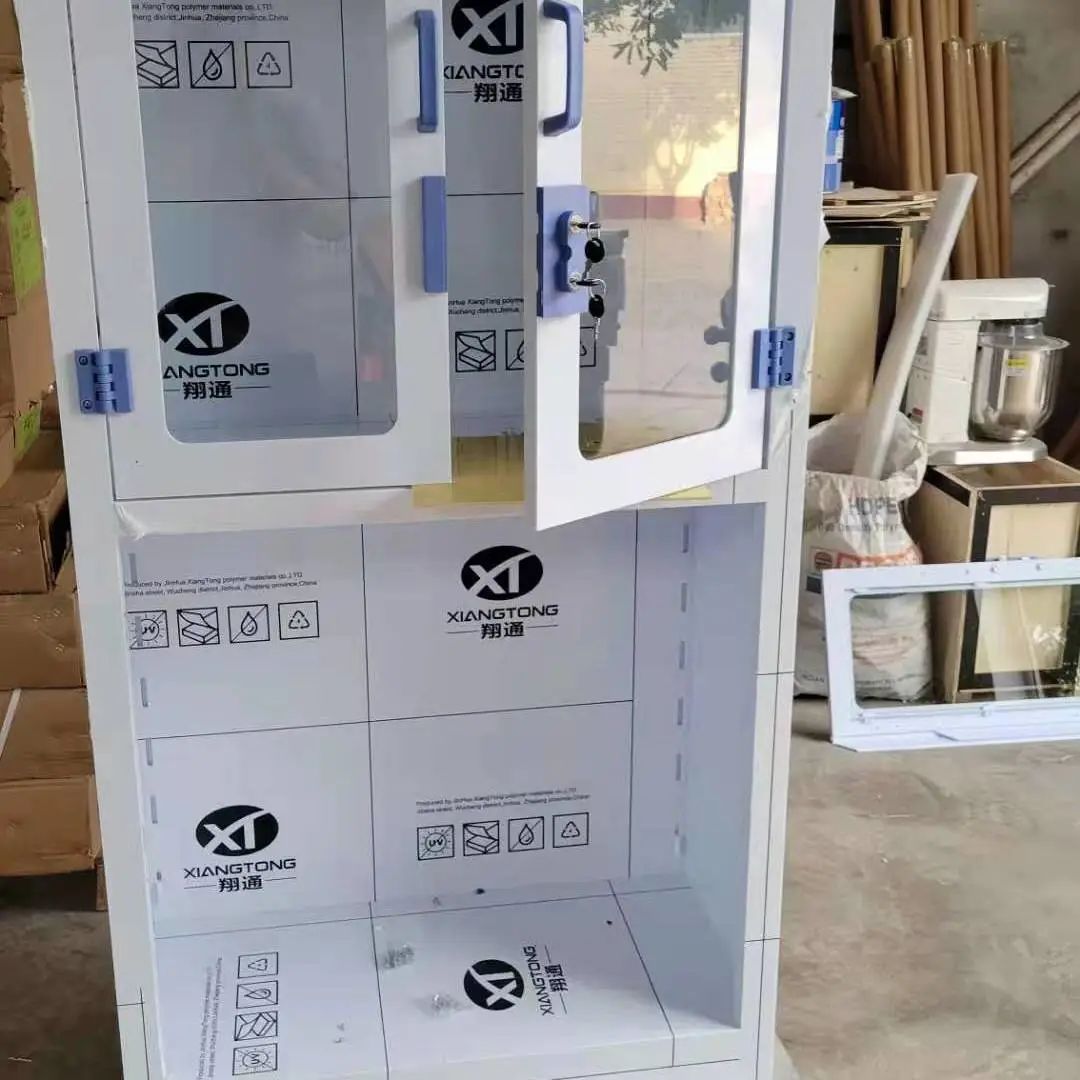 實(shí)驗(yàn)室臺柜安裝.jpg